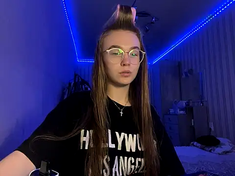 Snapshot of bellameow88 chatting on 09.15.25 bellameow88 online show from 09.15.25