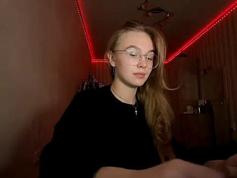 Snapshot of bellameow88 chatting on 09.22.25 bellameow88 online show from 09.22.25