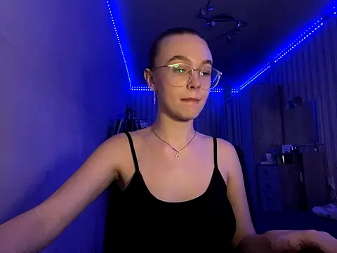 Snapshot of bellameow88 chatting on 09.28.25 bellameow88 online show from 09.28.25