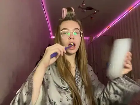 Snapshot of bellameow88 chatting on 10.16.25 bellameow88 online show from 10.16.25