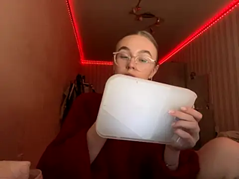 Snapshot of bellameow88 chatting on 10.17.25 bellameow88 online show from 10.17.25