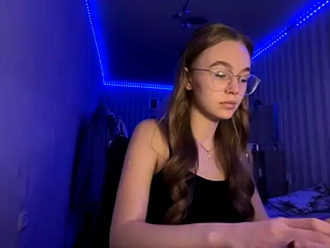 Snapshot of bellameow88 chatting on 10.23.25 bellameow88 online show from 10.23.25