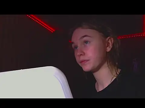 bellameow88 online show from 12.18.25