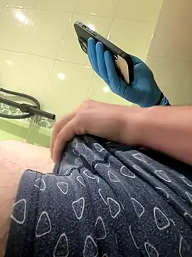 Dickii21 online show from 10.13.25