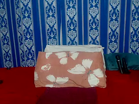 JUICEYLIPS333 online show from 11.12.25