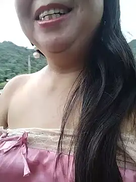 Snapshot of lusy-00 chatting on 06.19.26 lusy-00 online show from 06.19.26