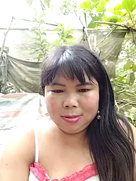 Snapshot of lusy-00 chatting on 06.25.26 lusy-00 online show from 06.25.26