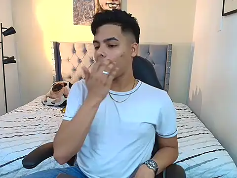 Snapshot of stewart_mateo_ chatting on 09.25.25 stewart mateo online show from 09.25.25