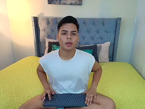 Snapshot of stewart_mateo_ chatting on 10.09.25 stewart mateo online show from 10.09.25