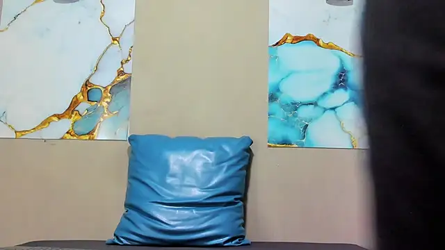 DOUGLAS 099 online show from 11.12.25