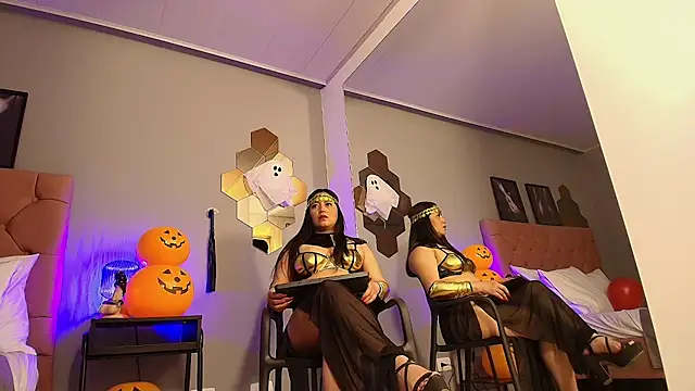 Snapshot of MistressScarlet_LS chatting on 10.16.25 MistressScarlet LS online show from 10.16.25