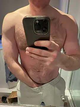 Snapshot of Manchestermuscles1988 chatting on 04.11.26 Manchestermuscles1988 online show from 04.11.26