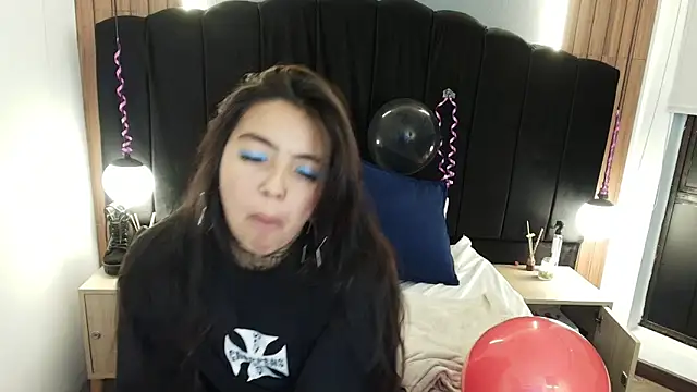 LiaMonroee  online show from 03.25.26