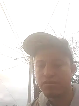 Snapshot of Loquendo2201 chatting on 09.18.25 Loquendo2201 online show from 09.18.25