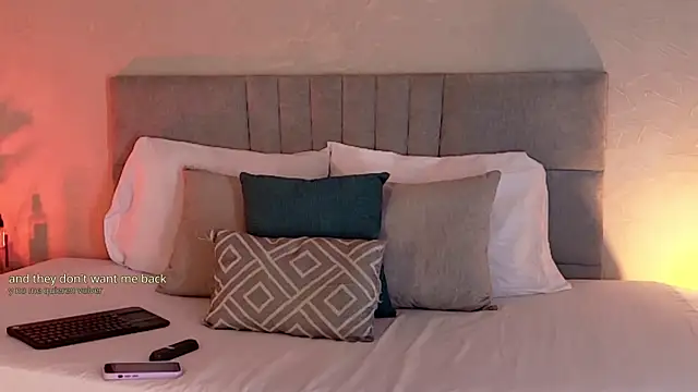 Snapshot of sophie_rojas chatting on 05.25.26 sophie rojas online show from 05.25.26