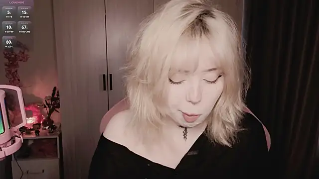 Snapshot of RileyVice chatting on 07.16.26 RileyVice online show from 07.16.26