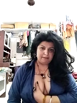 Snapshot of Jann_Riya333 chatting on 10.17.25 Jann Riya333 online show from 10.17.25