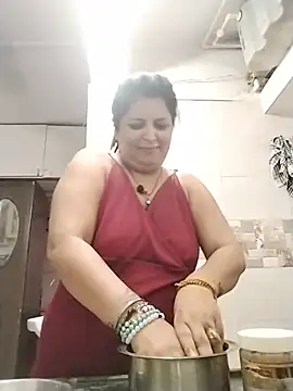 Snapshot of Jann_Riya333 chatting on 05.19.26 Jann Riya333 online show from 05.19.26