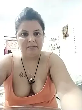 Snapshot of Jann_Riya333 chatting on 06.25.26 Jann Riya333 online show from 06.25.26