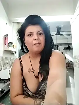 Snapshot of Jann_Riya333 chatting on 06.26.26 Jann Riya333 online show from 06.26.26