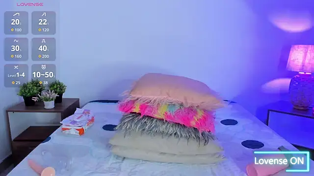 hailey hadid online show from 09.30.25