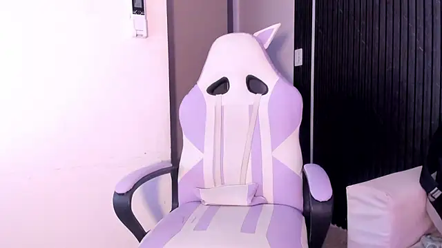 Gabrielaa Miller  online show from 12.02.25