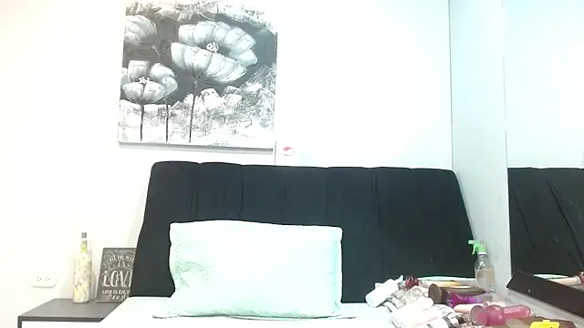 DonnaJoness online show from 11.17.25