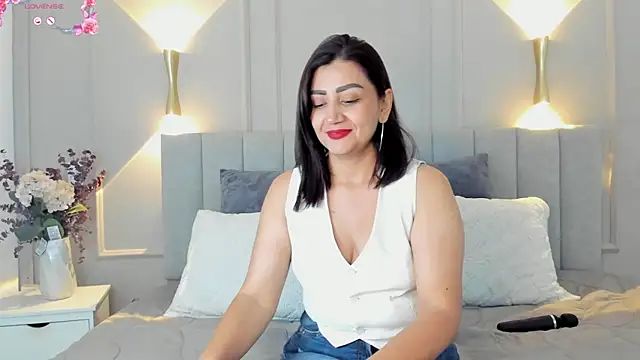 Snapshot of victoria_bourne chatting on 10.01.25 victoria bourne online show from 10.01.25