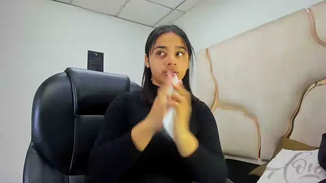 ScarletDoll online show from 10.19.25