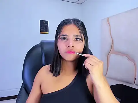 ScarletDoll online show from 10.31.25