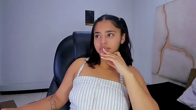 ScarletDoll online show from 11.11.25