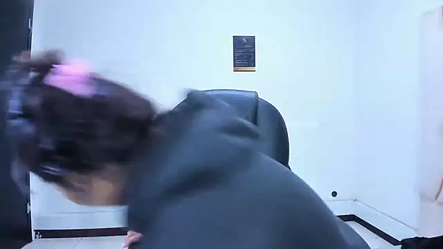 ScarletDoll online show from 11.22.25