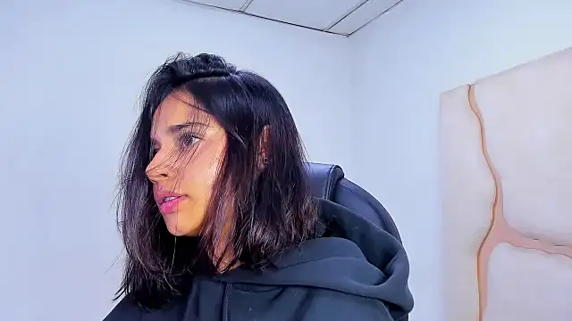 ScarletDoll online show from 11.24.25