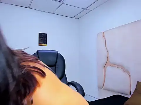 ScarletDoll online show from 11.30.25