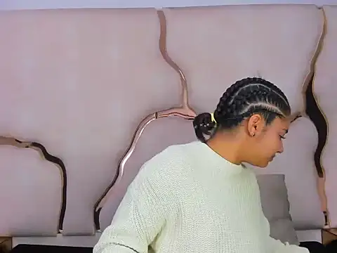 ScarletDoll online show from 12.20.25