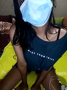 Snapshot of emali_baba chatting on 11.19.25 emali baba online show from 11.19.25