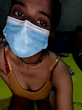 Snapshot of emali_baba chatting on 11.29.25 emali baba online show from 11.29.25