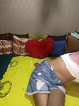 Snapshot of emali_baba chatting on 12.14.25 emali baba online show from 12.14.25