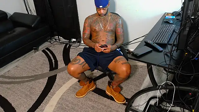 Snapshot of SLANGONDEMHOES chatting on 11.09.25 SLANGONDEMHOES online show from 11.09.25