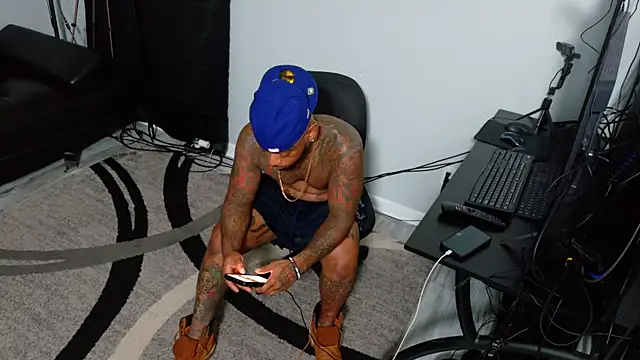 Snapshot of SLANGONDEMHOES chatting on 11.13.25 SLANGONDEMHOES online show from 11.13.25