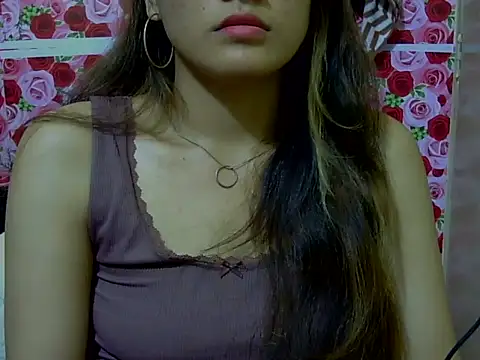 Snapshot of Amira90 chatting on 09.09.25 Amira90 online show from 09.09.25