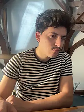 Snapshot of dock_75 chatting on 11.04.25 dock 75 online show from 11.04.25