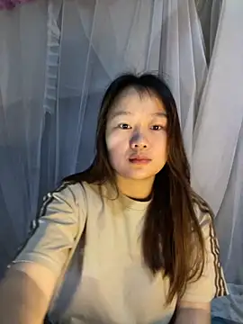 Snapshot of Hinne07 chatting on 11.13.25 Hinne07 online show from 11.13.25