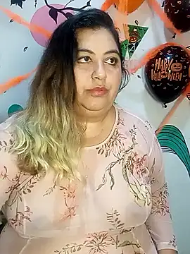 curvy diva  online show from 10.28.25