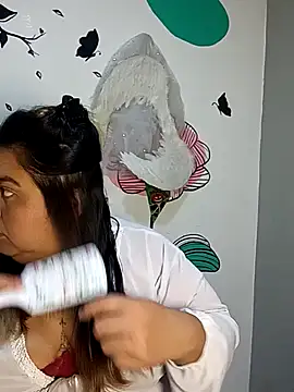 curvy diva  online show from 12.16.25