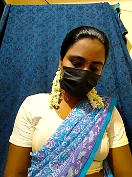 mini-queen online show from 11.18.25