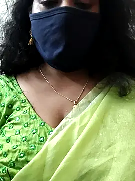 Snapshot of saritha29 chatting on 09.09.25 saritha29 online show from 09.09.25