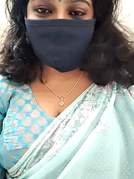 Snapshot of saritha29 chatting on 09.15.25 saritha29 online show from 09.15.25