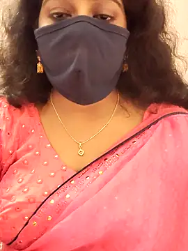 Snapshot of saritha29 chatting on 09.18.25 saritha29 online show from 09.18.25