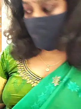 Snapshot of saritha29 chatting on 09.26.25 saritha29 online show from 09.26.25